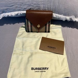 Burberry wallet